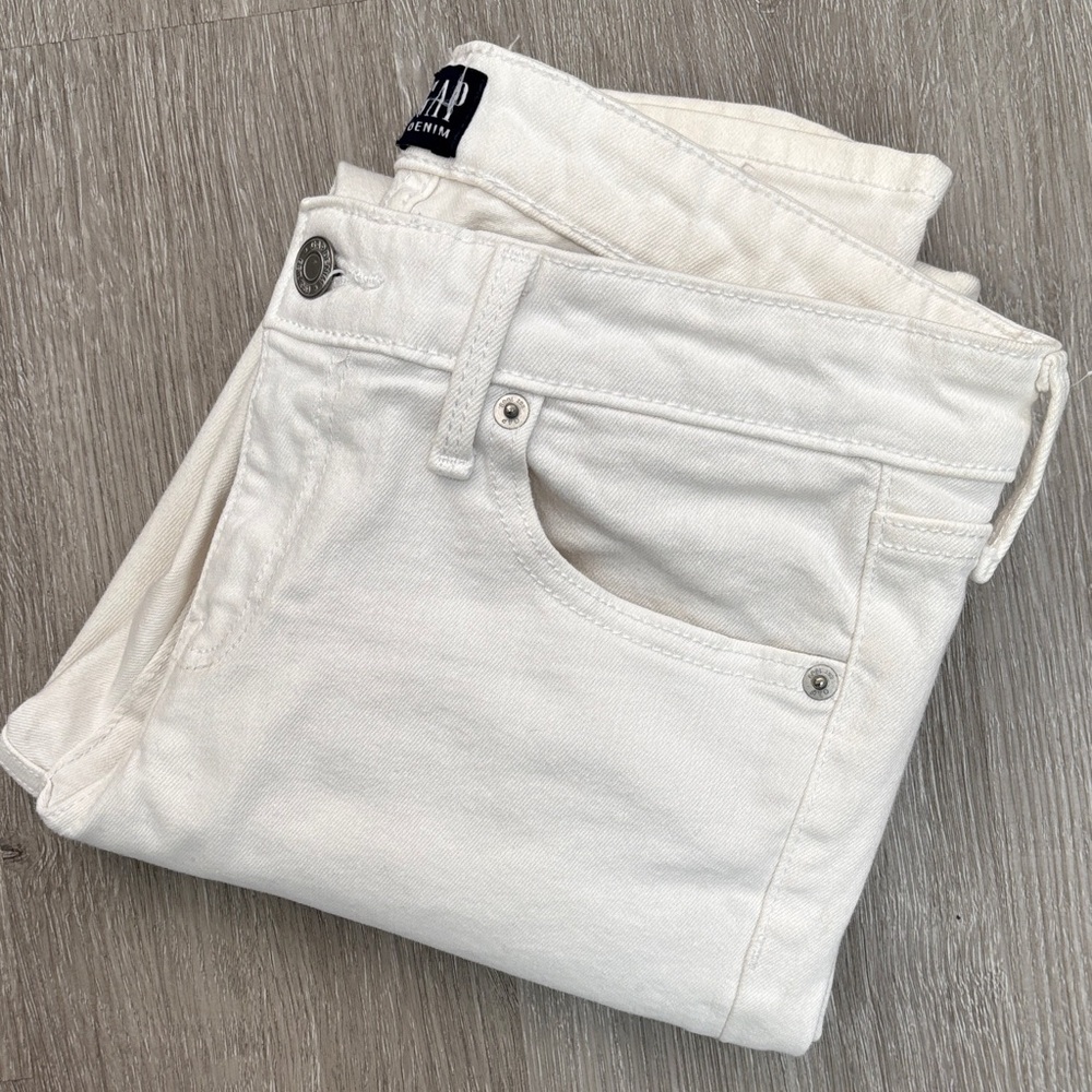 GAP Women's White girlfriend Skinny Jeans size 27